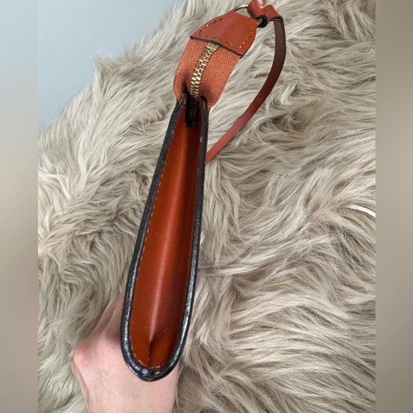 Louis Vuitton Epi Pochette - Picture 4 of 10